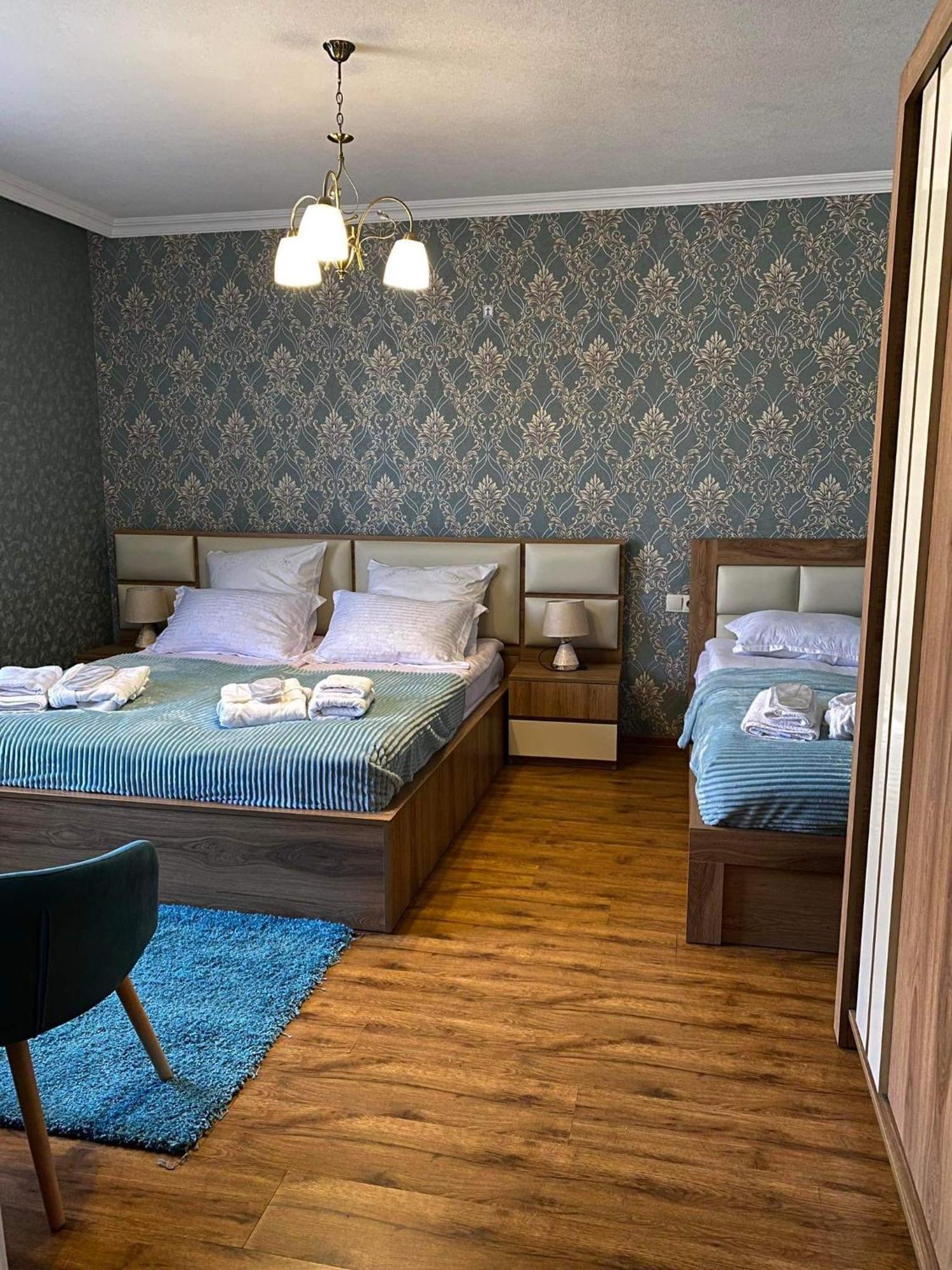 Golden Star Kazbegi Hotel Room photo